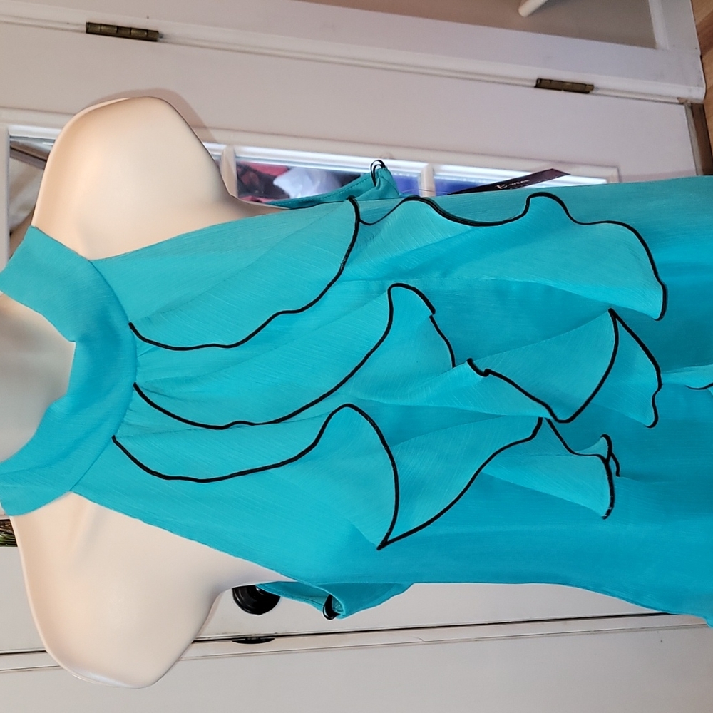 BWEAR Ruffle Top - Picture 2 of 5